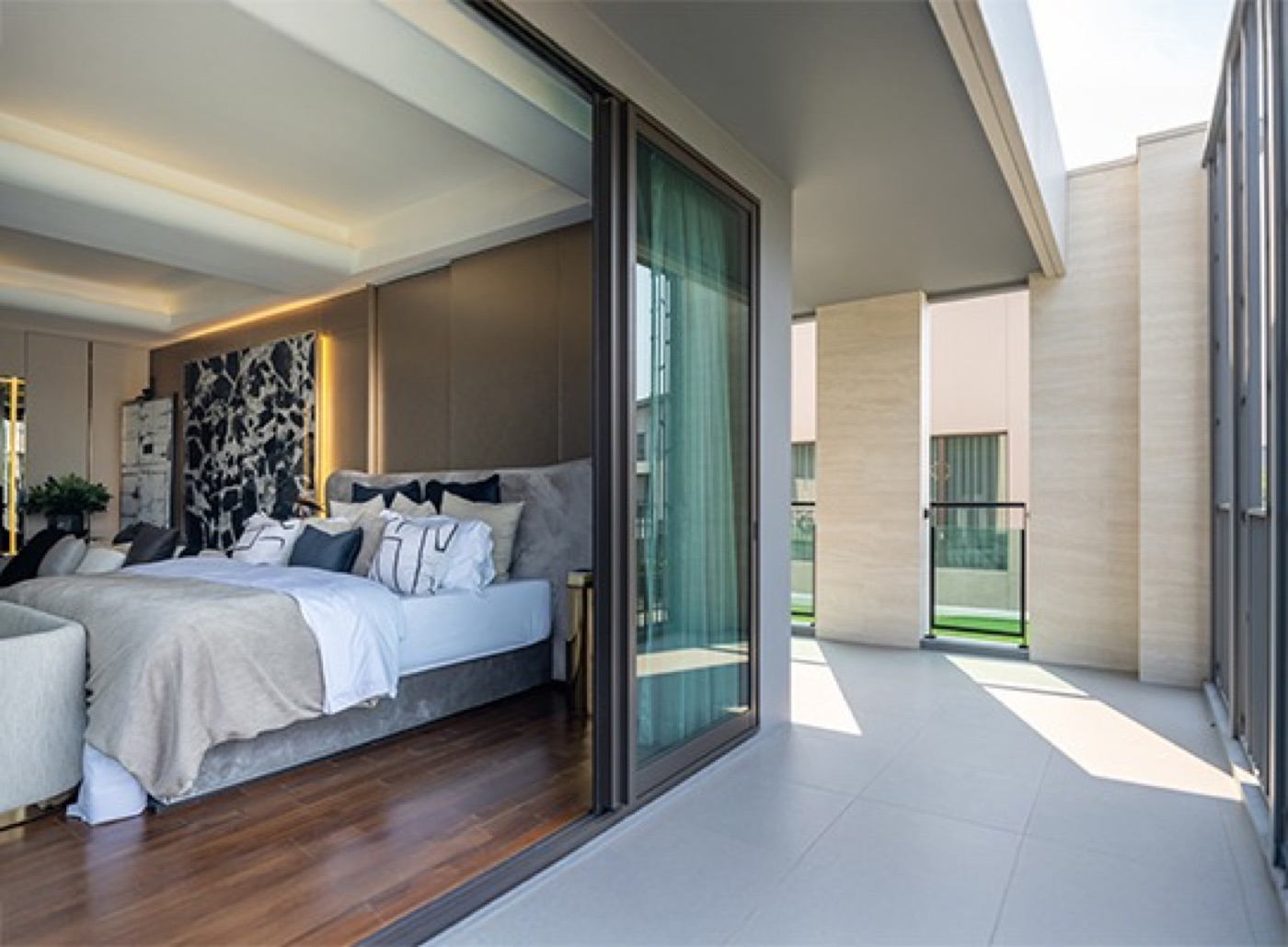 Sliding Doors